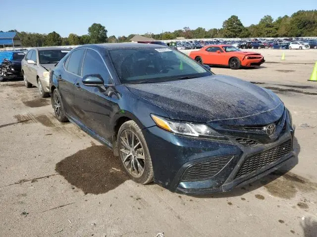 Toyota Camry 2021г.