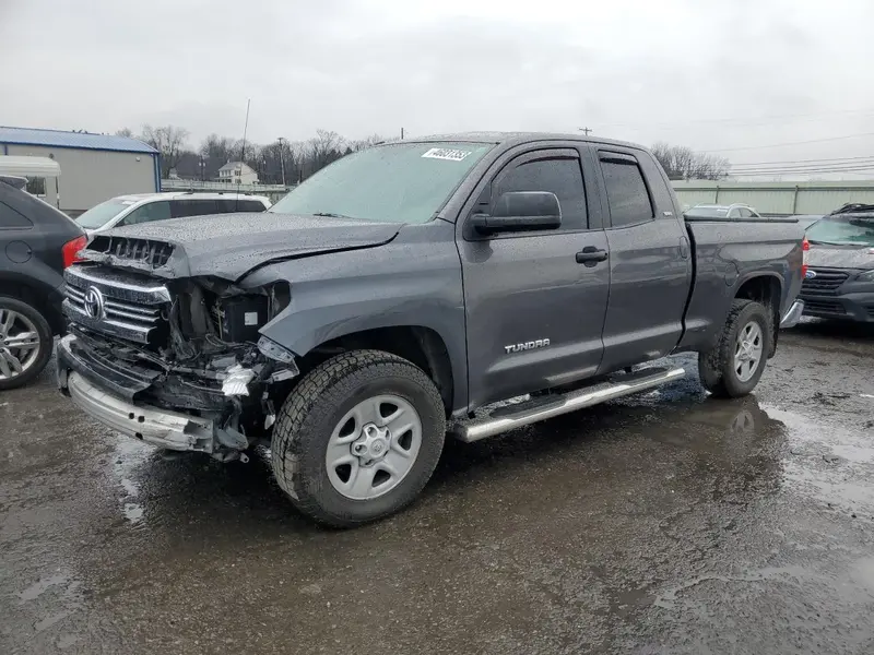 Toyota Tundra 2017г.