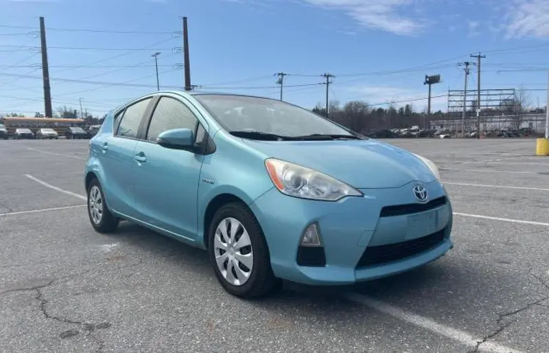 Toyota Prius C 2013г.