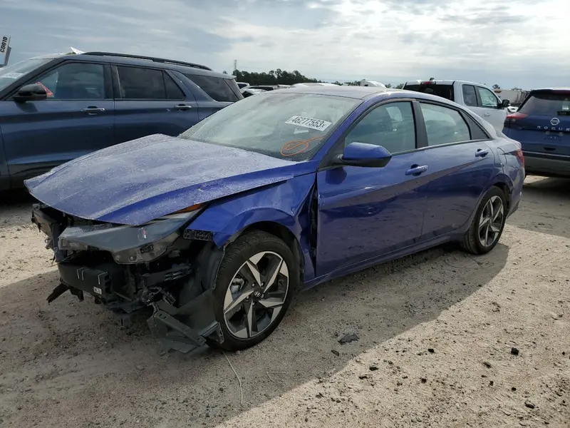 Hyundai Elantra 2023г.