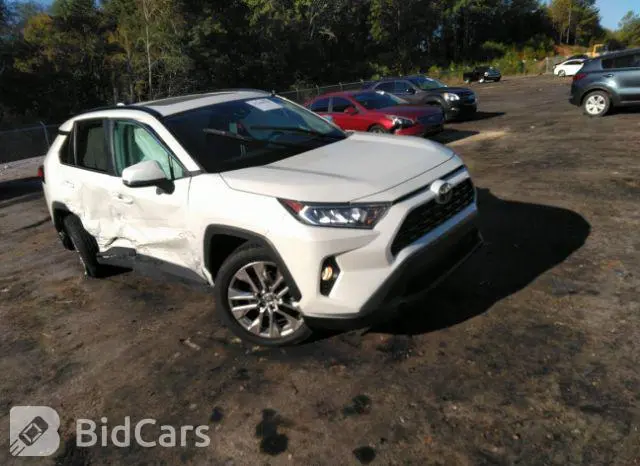 Toyota RAV4 2021г.