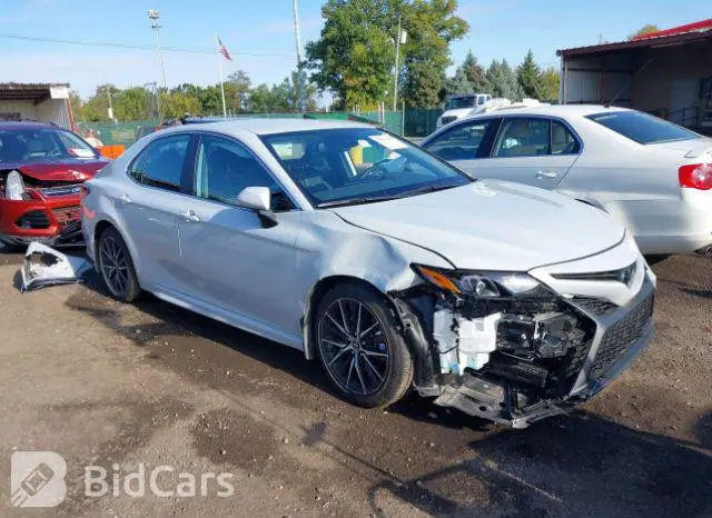 Toyota Camry 2023г.