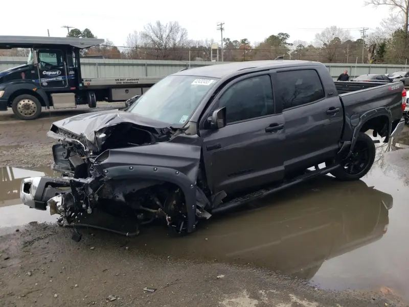 Toyota Tundra 2021г.