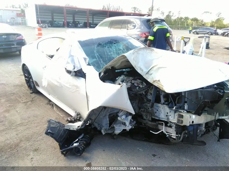 Infiniti Q60 2015г.