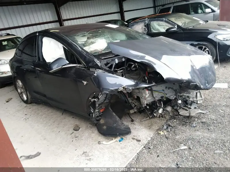 Tesla Model X 2016г.