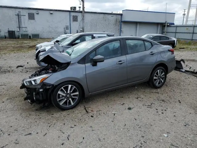 Nissan Versa 2021г.