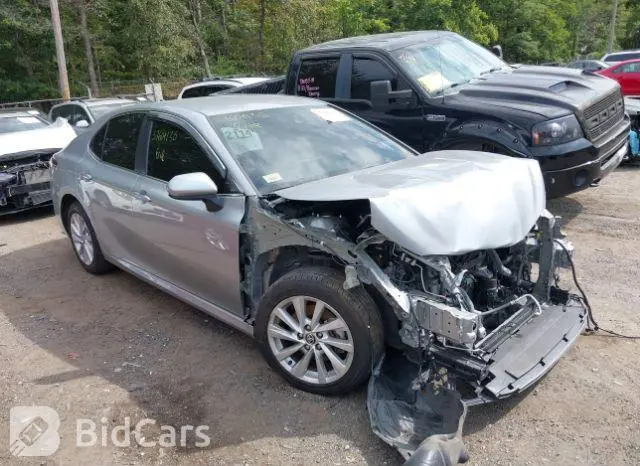 Toyota Camry 2021г.