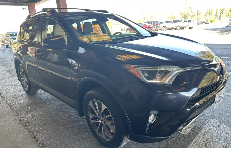 Toyota RAV4 Hybrid 2017г.