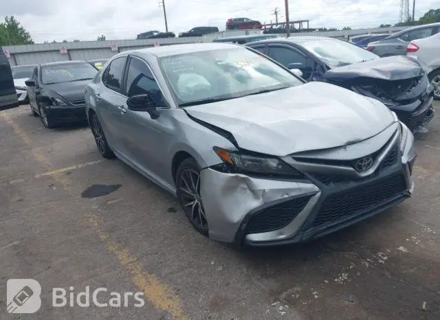 Toyota Camry 2021г.