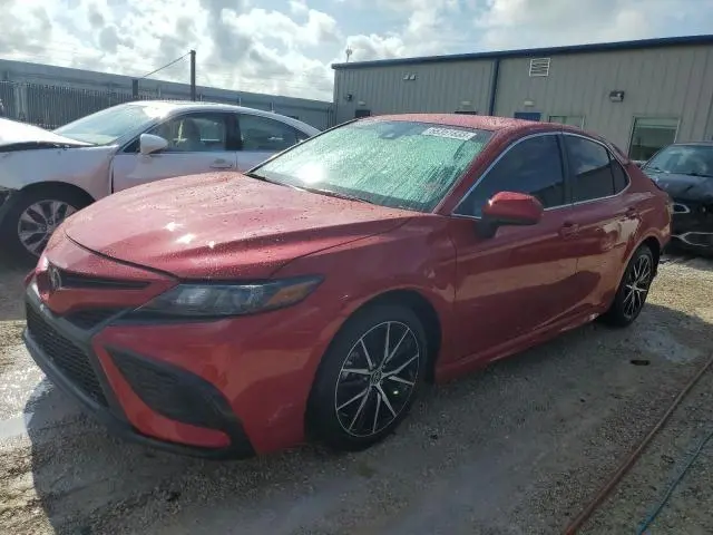 Toyota Camry 2021г.