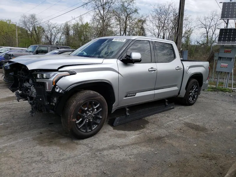 Toyota Tundra 2022г.
