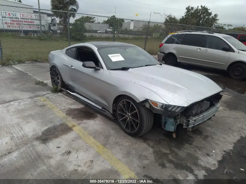 Ford Mustang 2016г.