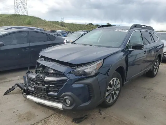 Subaru Outback 2023г.
