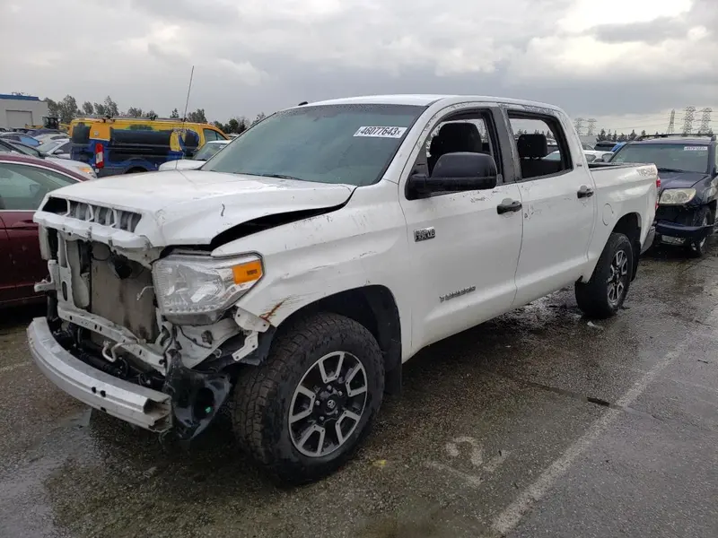 Toyota Tundra 2017г.