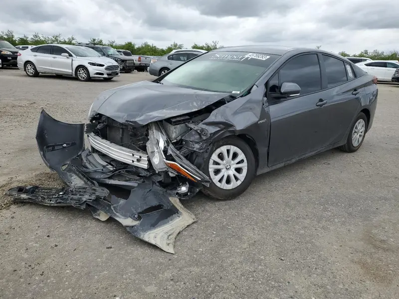 Toyota Prius 2022г.