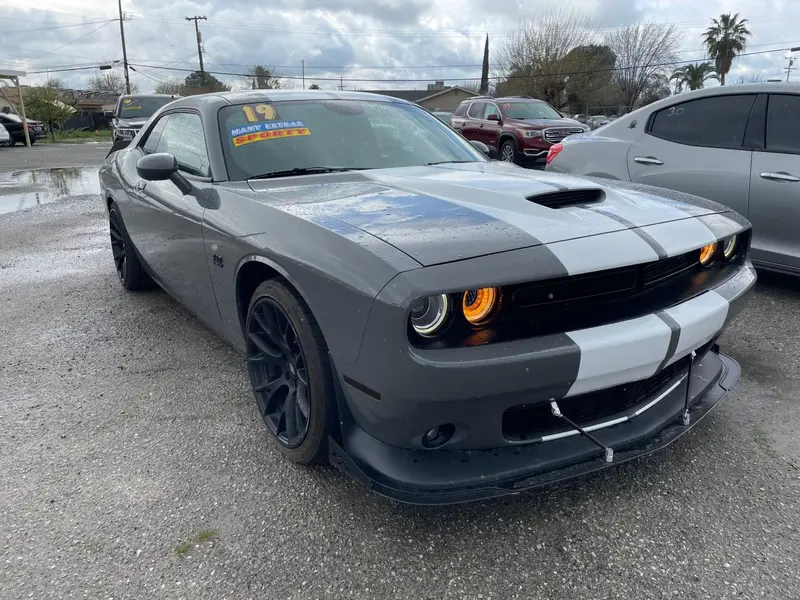 Dodge Challenger 2019г.