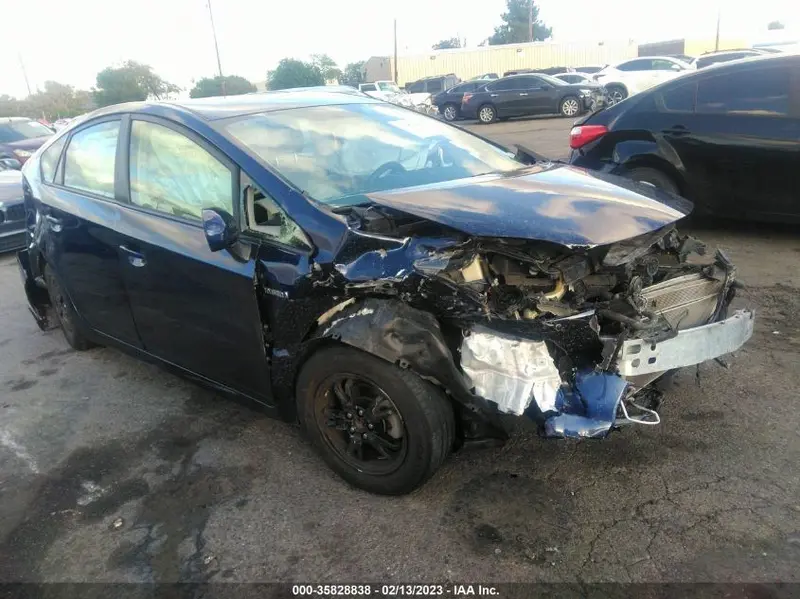 Toyota Prius 2015г.