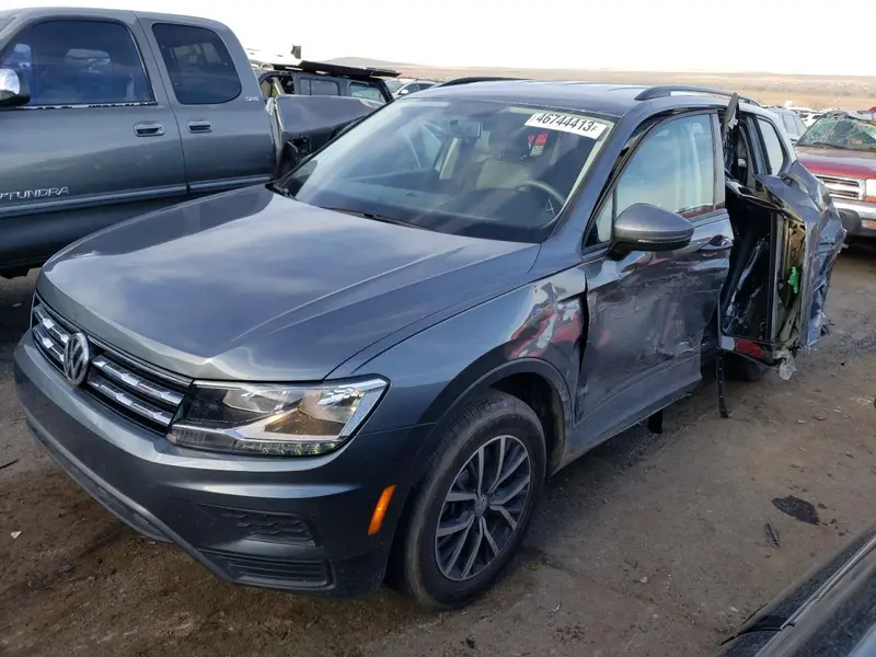 Volkswagen Tiguan 2021г.