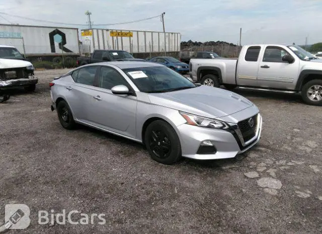 Nissan Altima 2020г.