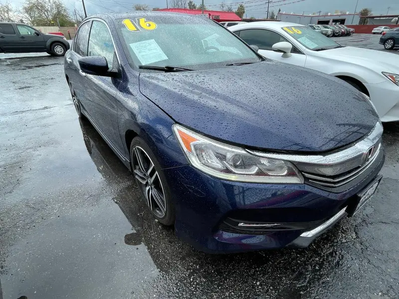 Honda Accord 2016г.