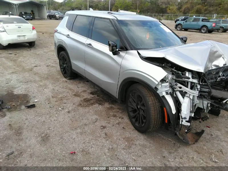 Mitsubishi Outlander 2022г.