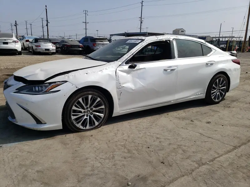 Lexus ES 300h 2020г.
