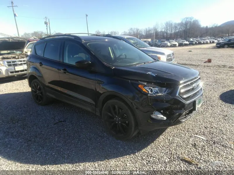 Ford Escape 2018г.