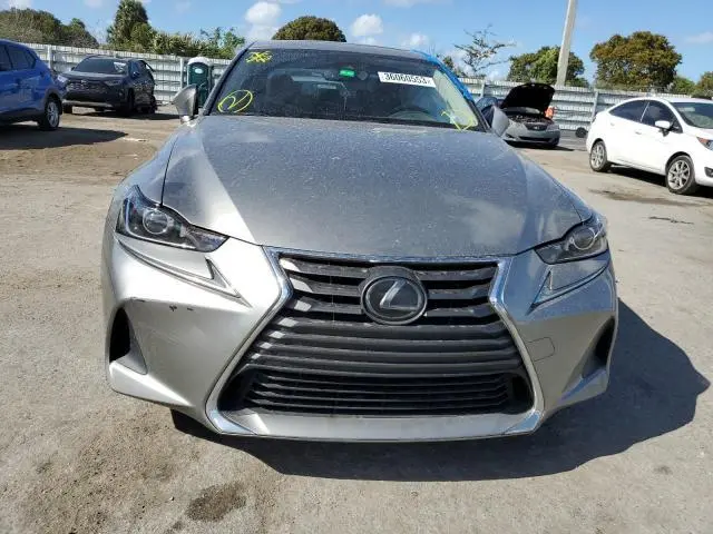 Lexus IS 2019г.