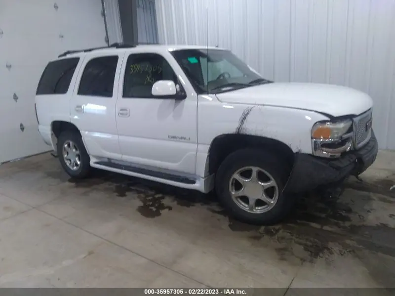 GMC Yukon Denali 2002г.