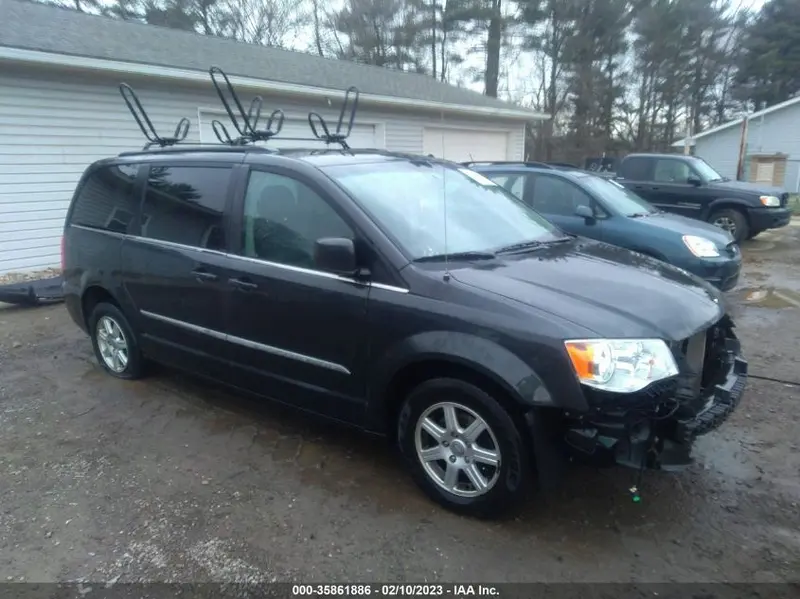 Chrysler Town & Country 2012г.
