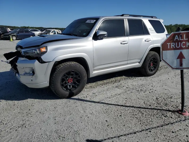 Toyota 4Runner 2022г.