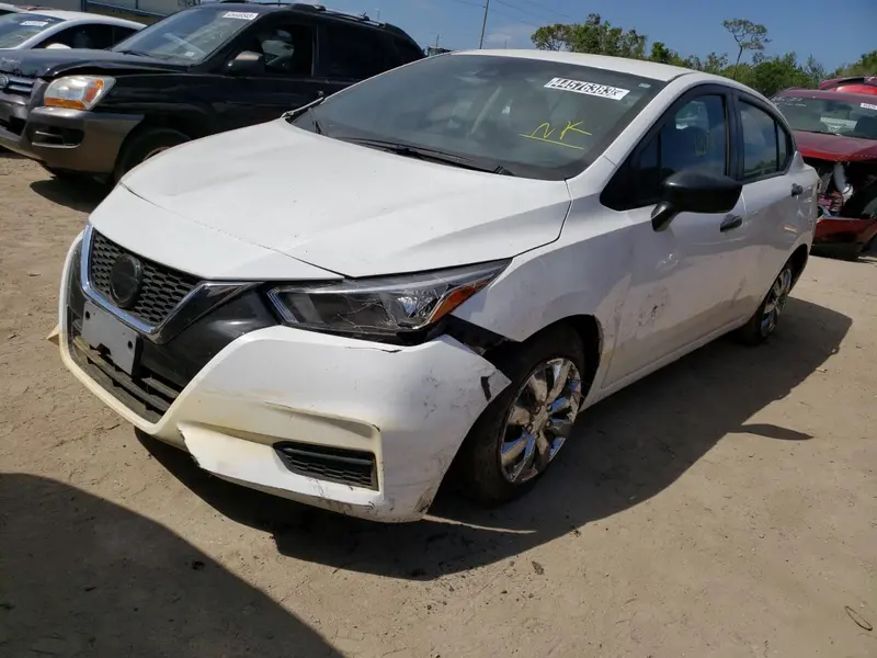 Nissan Versa 2020г.