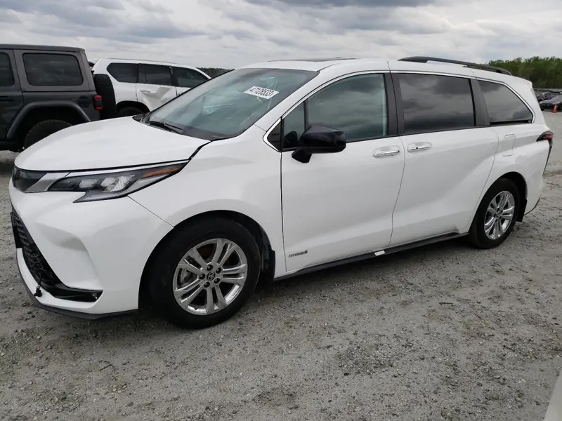 Toyota Sienna 2021г.