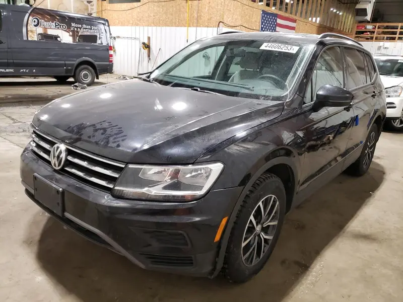 Volkswagen Tiguan 2021г.