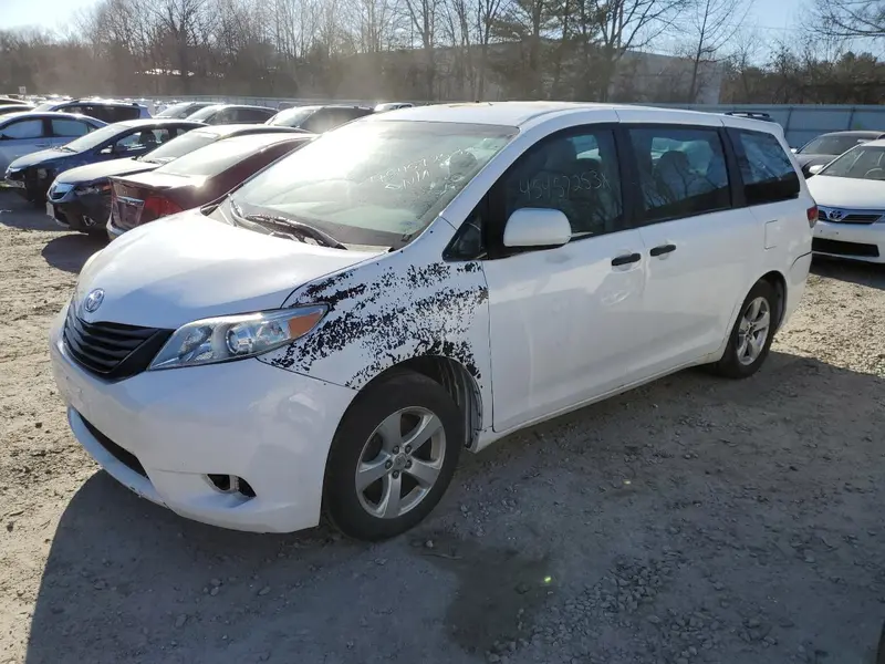 Toyota Sienna 2011г.