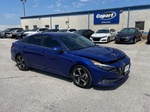 Hyundai Elantra 2021г.