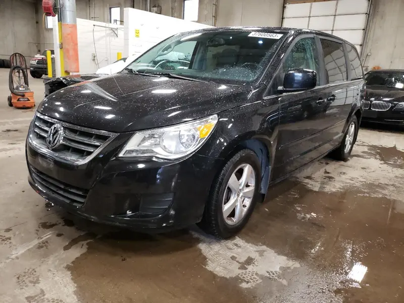 Volkswagen Routan 2010г.