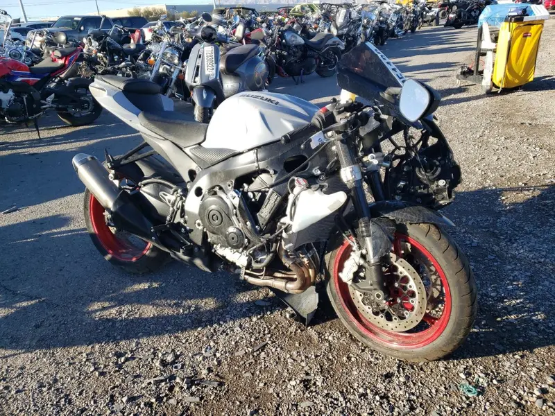 Suzuki GSX-R600 2023г.