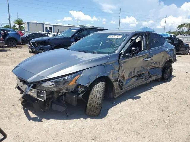 Nissan Altima 2022г.