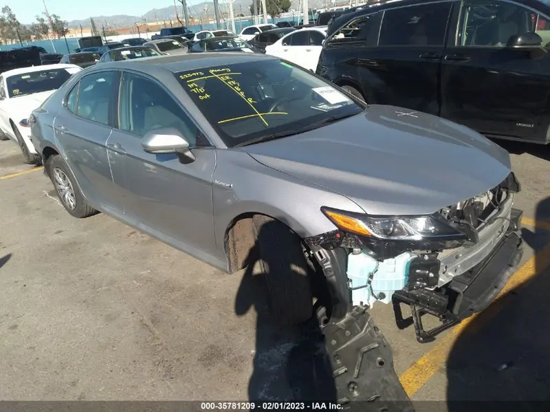 Toyota Camry Hybrid 2020г.