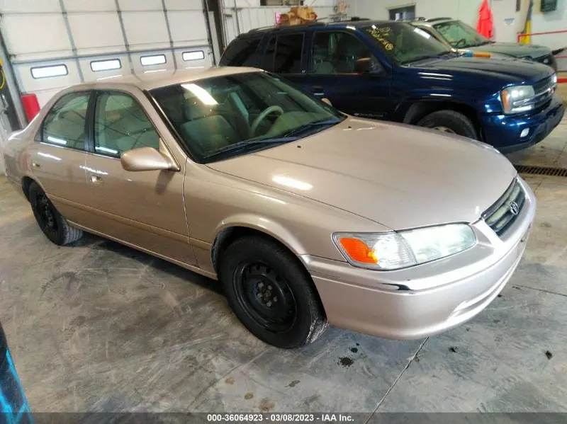 Toyota Camry 2001г.