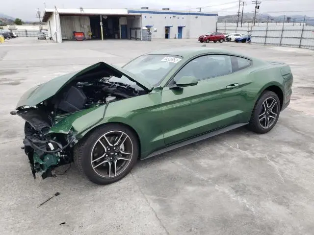 Ford Mustang 2022г.