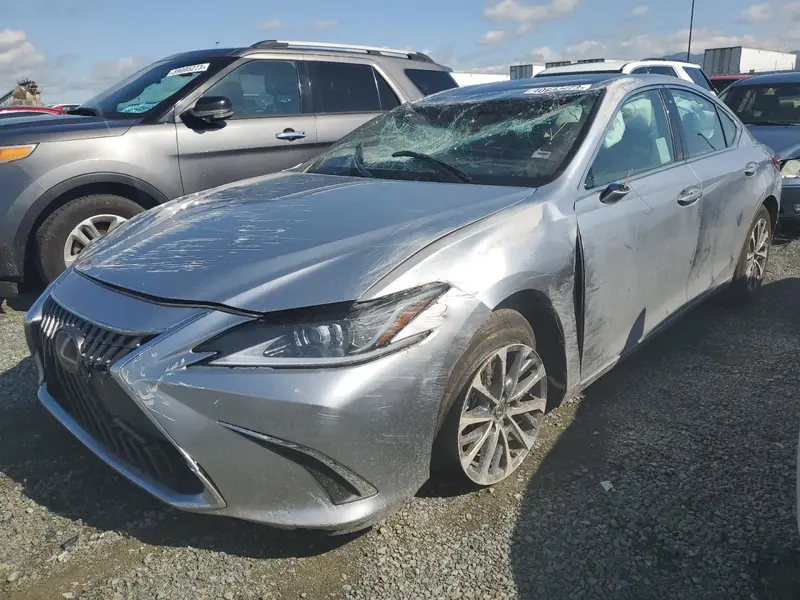 Lexus ES 350 2022г.