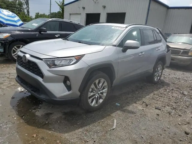 Toyota RAV4 2021г.