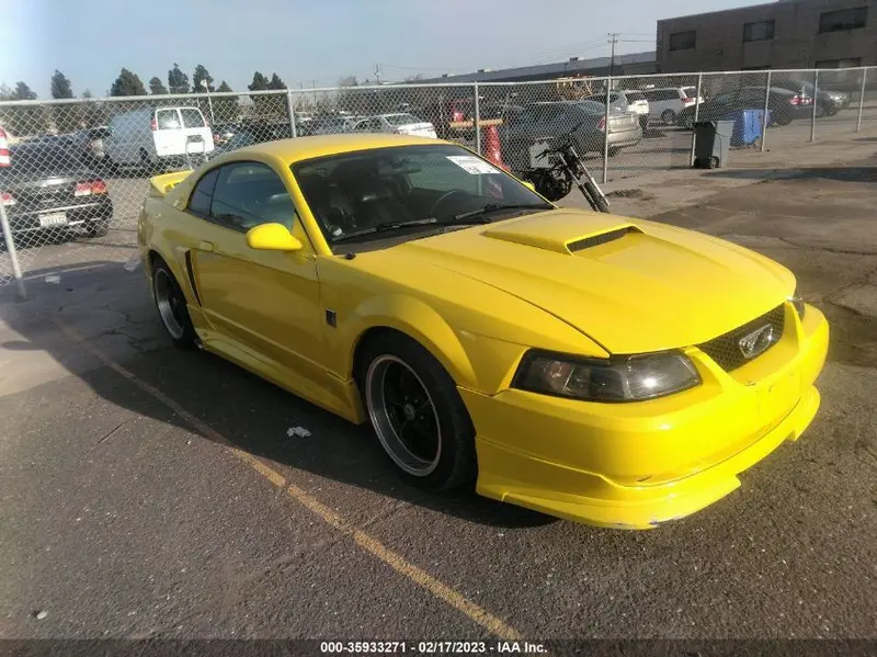 Ford Mustang 2001г.