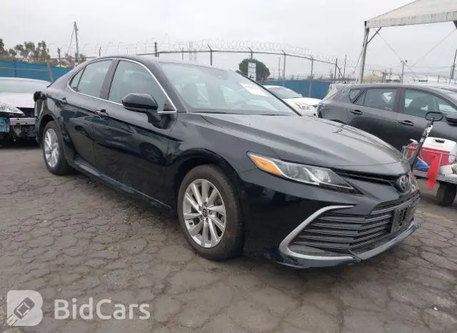 Toyota Camry 2021г.