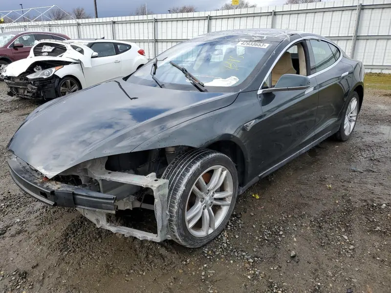 Tesla Model S 2013г.