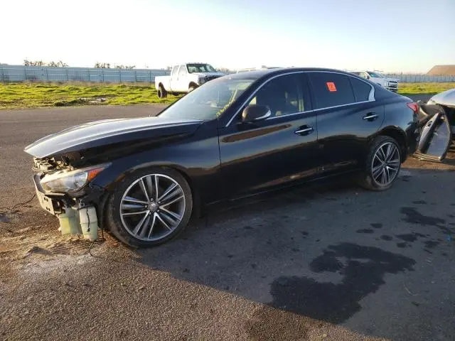 Infiniti Q50 2015г.