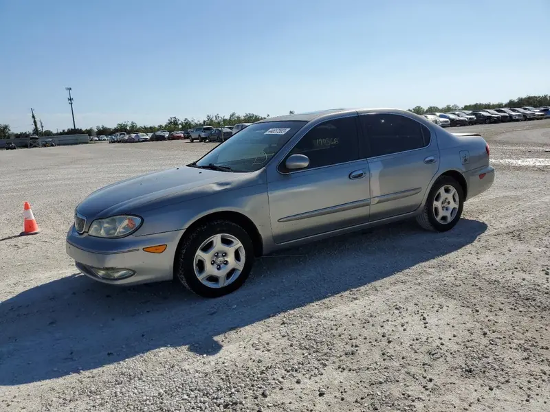 Infiniti I30 2000г.