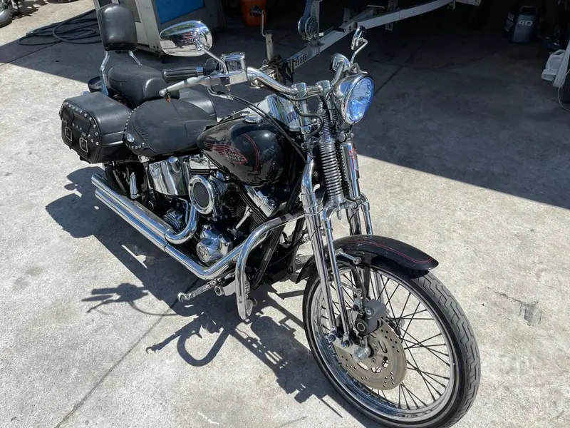 Harley-Davidson FXSTS 2000г.